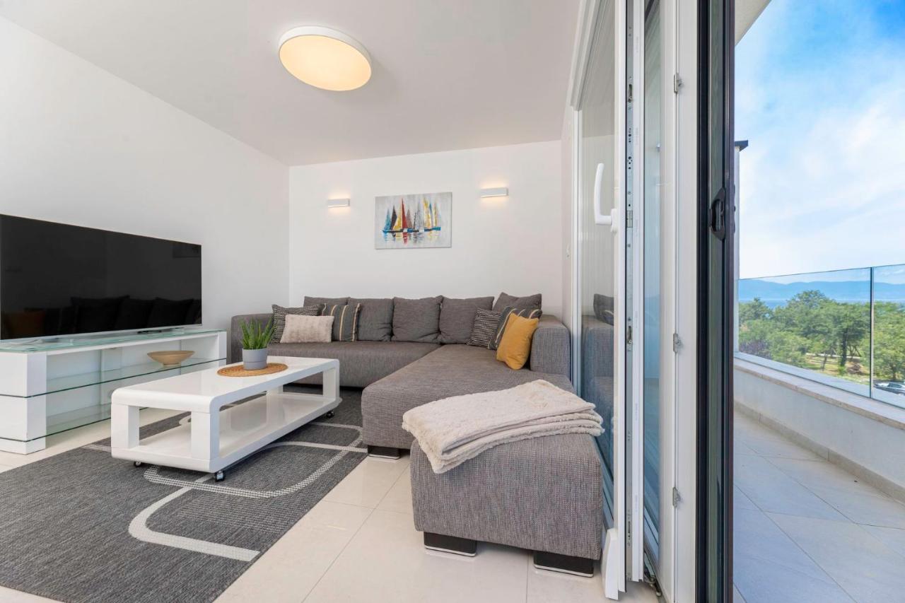 Casa Bella Apartment Malinska Bagian luar foto